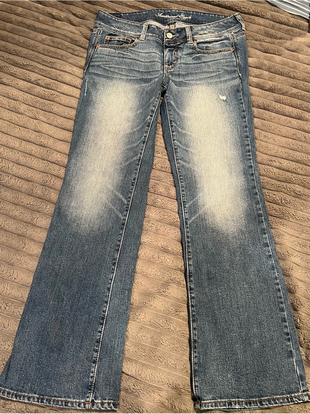AMERICAN EAGLE SLIM BOOT JEANS STRETCH 12 MEDIUM WASH DISTRESSED NEW NO TAGS